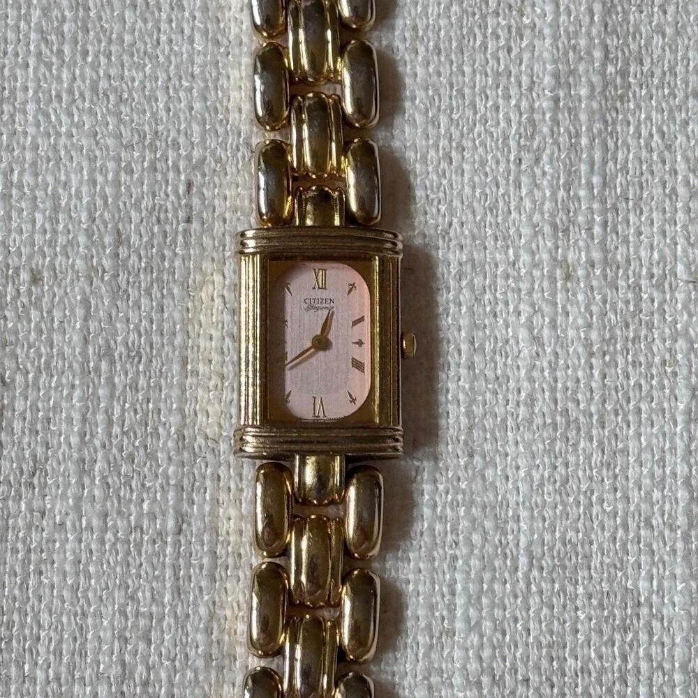 Vintage‎ Pink and Gold Citizen Elegance Watch